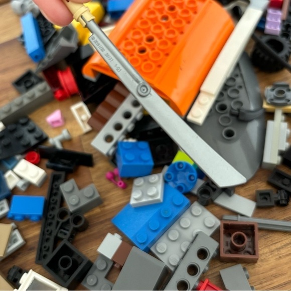 Legos Multiple Pieces OVER 2LB LOT mixed pieces - Picture 16 of 16